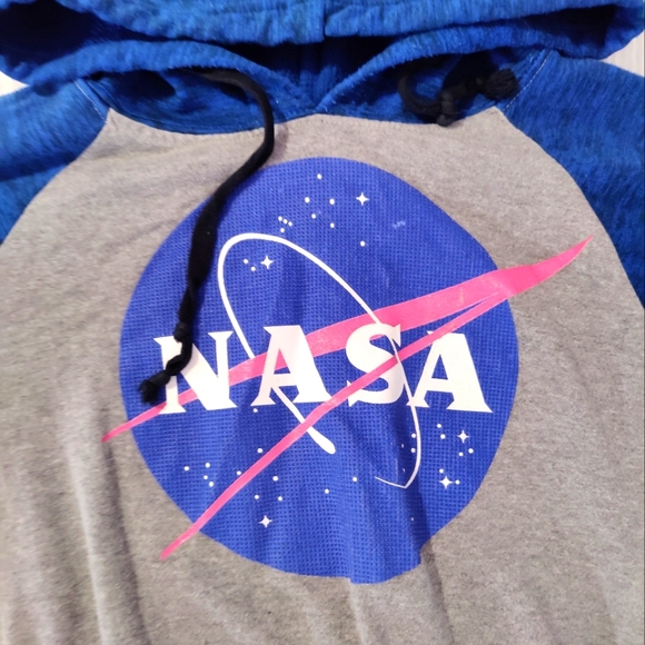 Donating Soon -  Kids NASA SweatShirt Hoodie - Picture 2 of 5